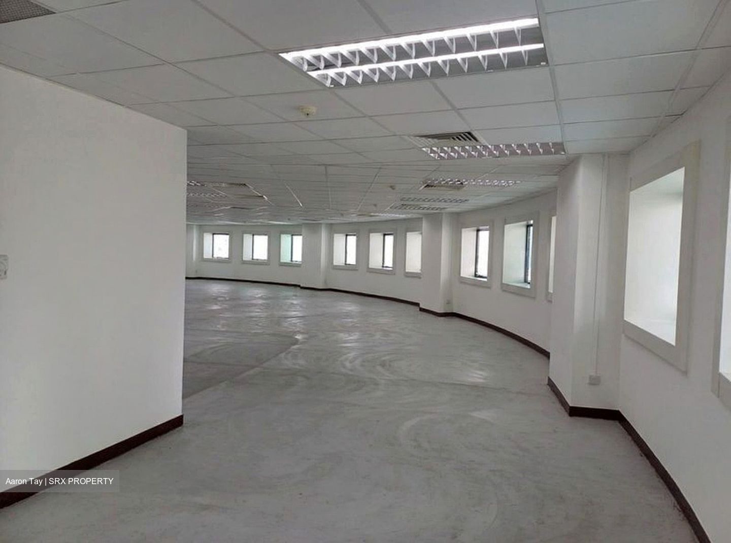 Goldhill Plaza (D11), Office #498548201